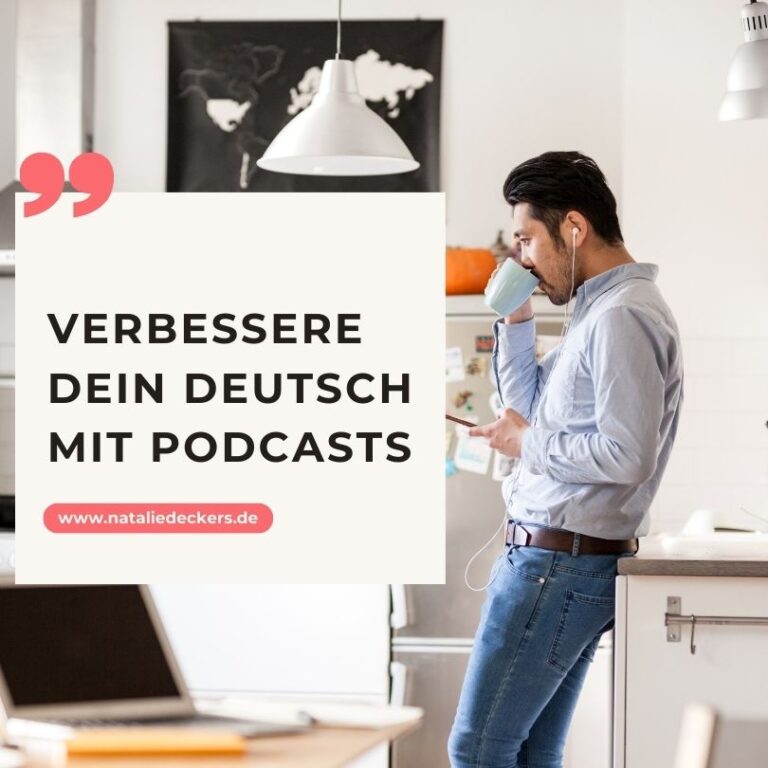 Titelbild zum Blogbeitrag: Ein dunkelhaariger Mann im Profil, er trinkt Kaffee während er einen Podcast hört.